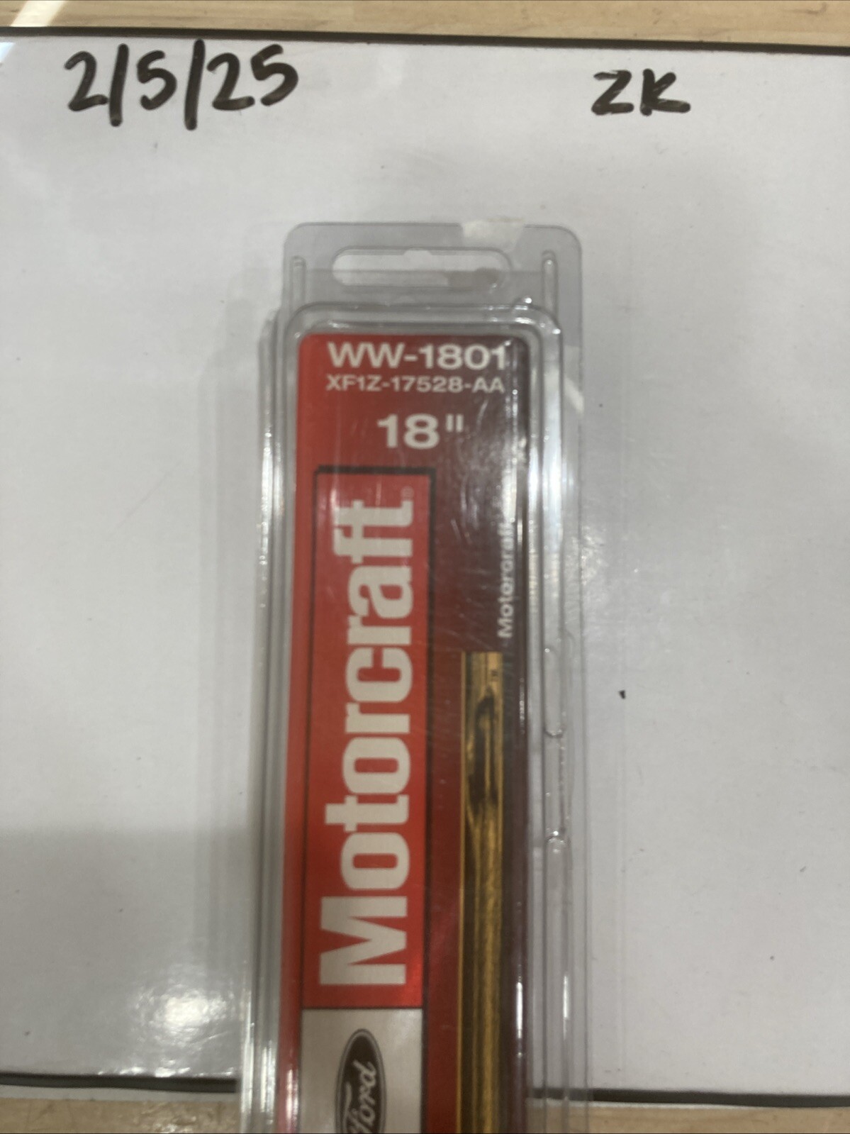 Motorcraft Windshield Wiper WW-1801 18” (XF1Z-17528-AA) - Image 3