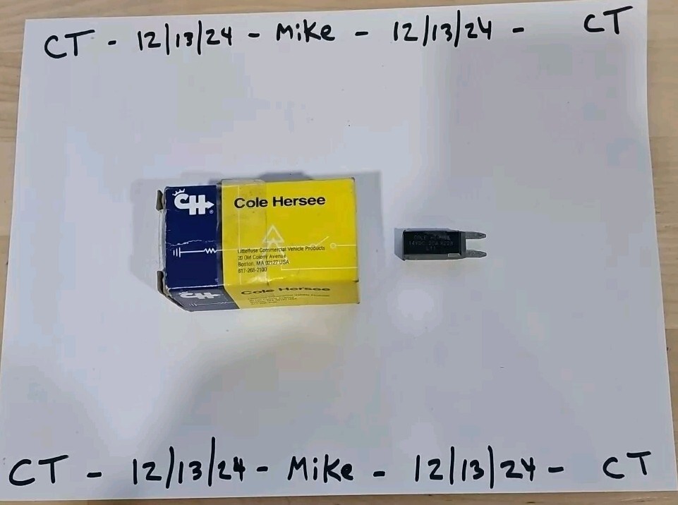 NEW Cole Hersee Type II Circuit Breaker 12 Volt DC 20 Amp 30419-20