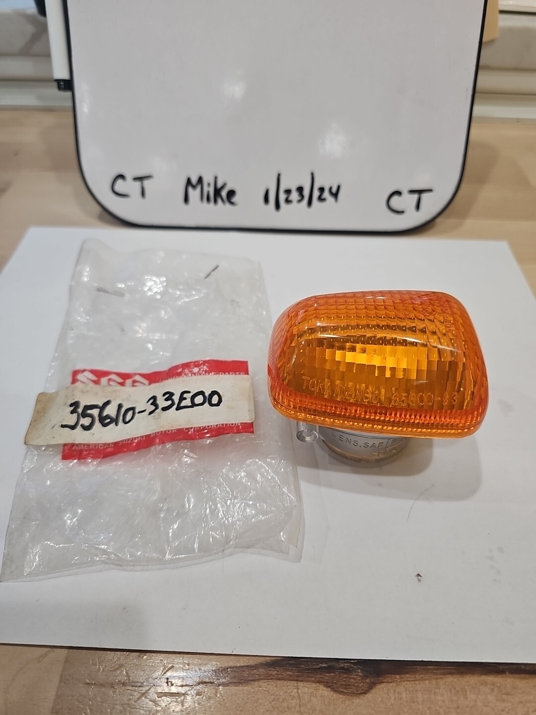 NOS Suzuki GSX GS TL1000 GSX1300 SV650 Turn Signal Lamp Lens OEM 35610-33E00 NEW
