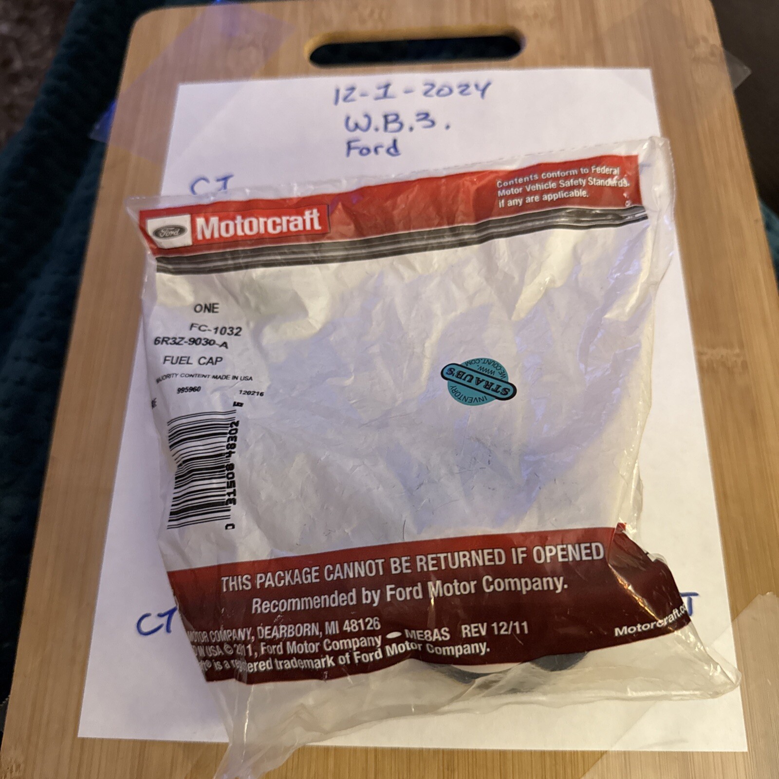 New Genuine Ford Mustang Gas Cap Fuel Tank Filler Cover Assembly OE 6R3Z9030A