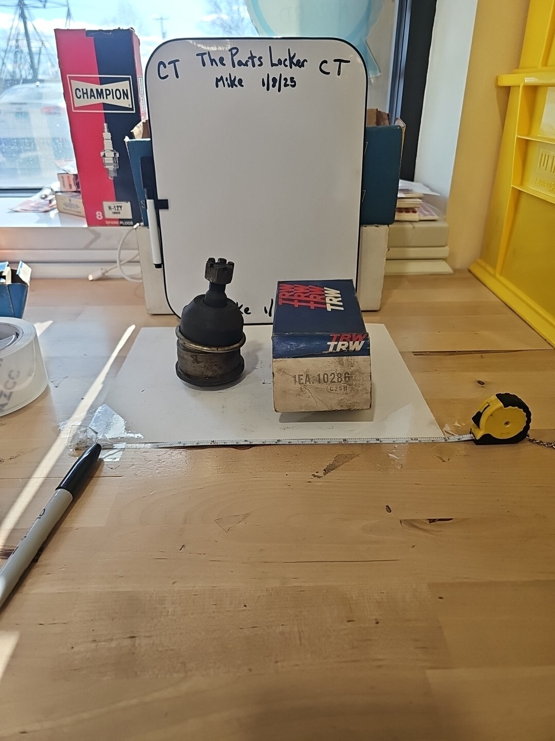 New TRW Upper Suspension Ball Joint 10286