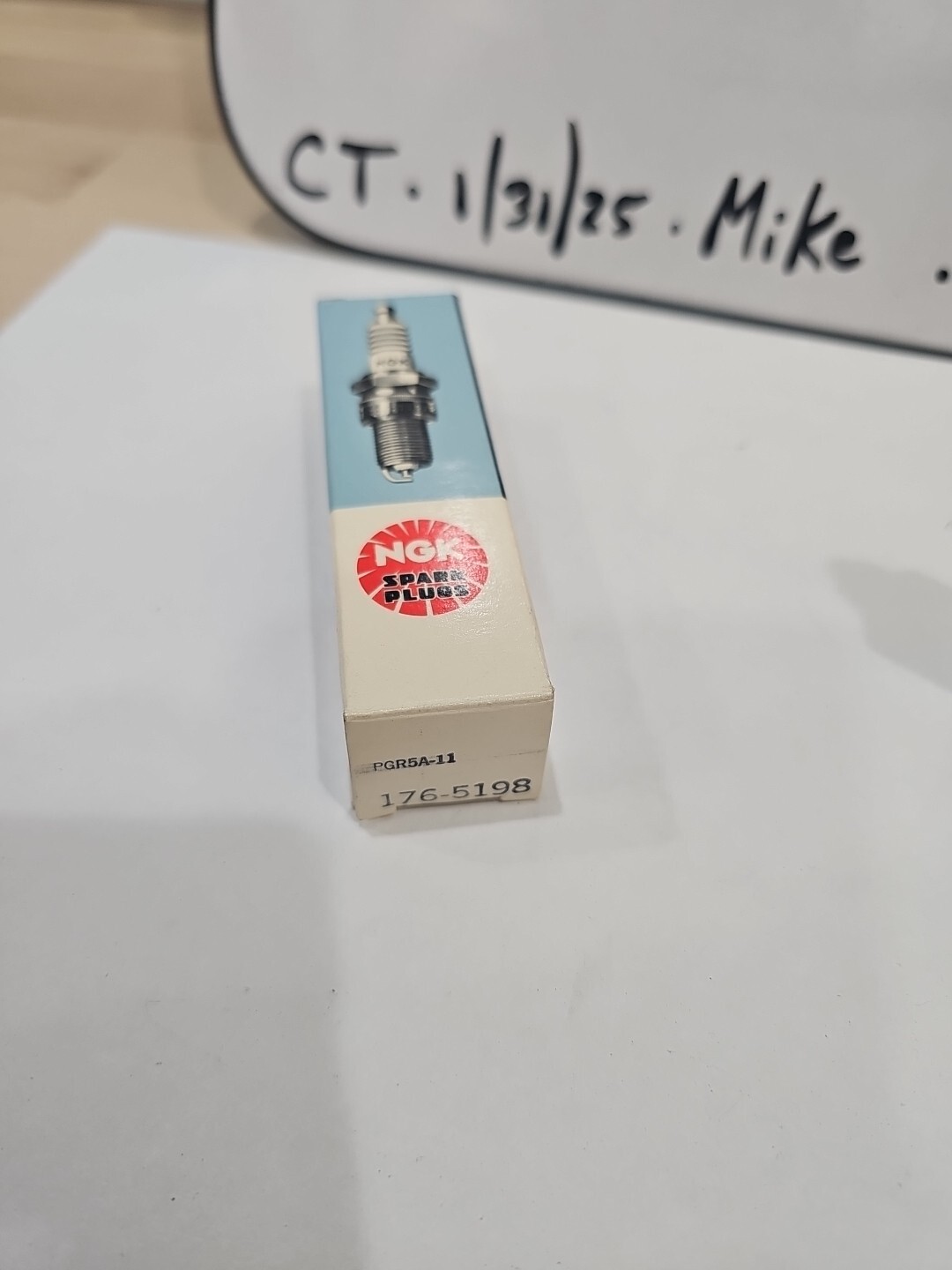 New Vintage Beck/Arnley NGK Spark Plug PGR5A-11 / 176-5198 - Image 4