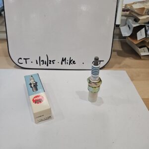 New Vintage Beck/Arnley NGK Spark Plug PGR5A-11 / 176-5198