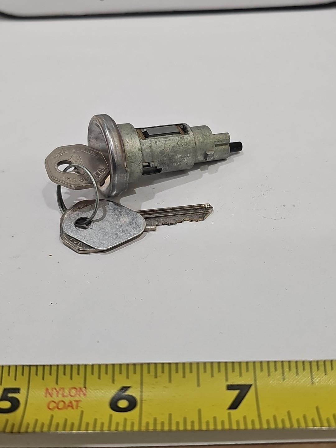 Niehoff / Standard US-69L / LC20 Chevy Impala Belair Caprice cylinder w keys - Image 4