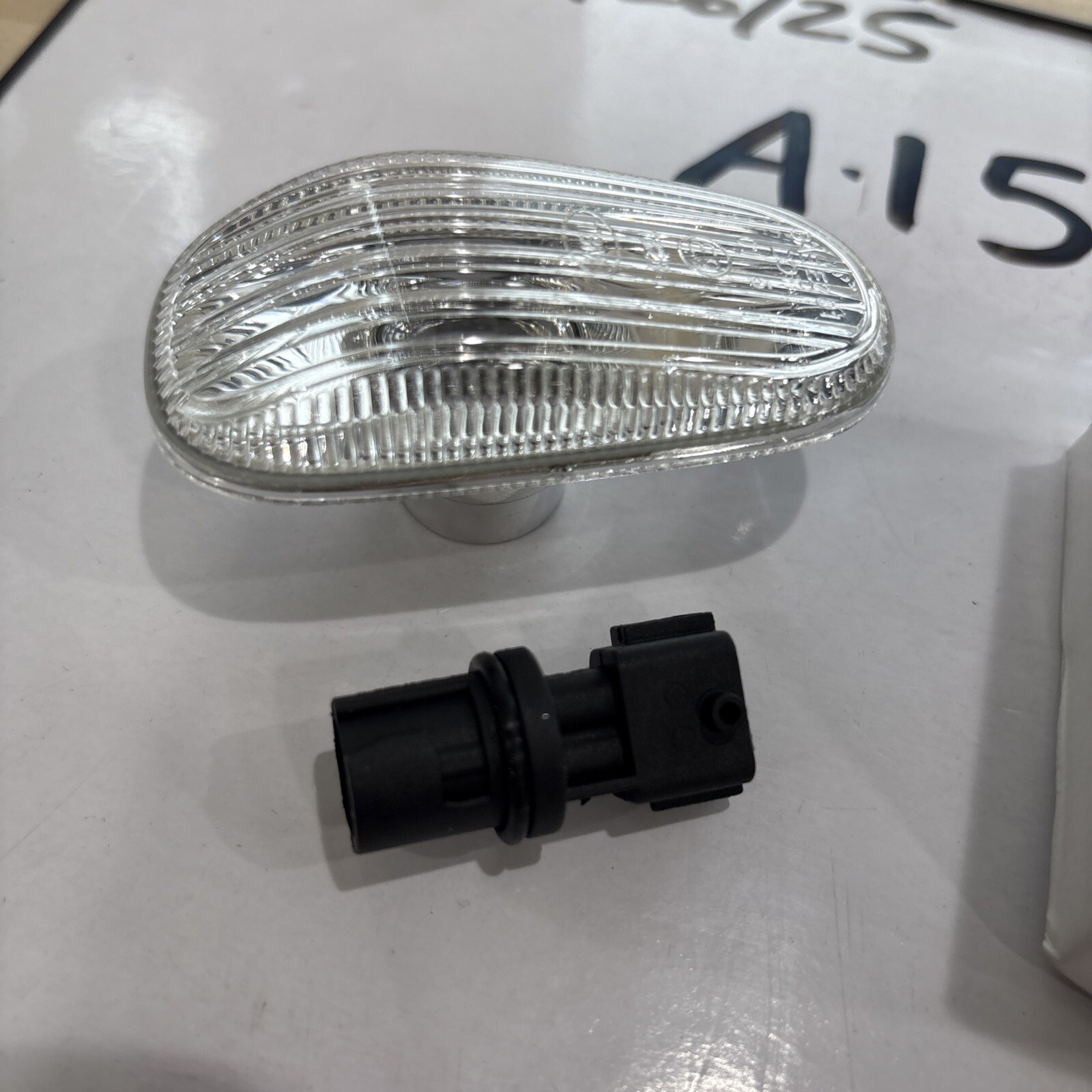 PRO PARTS Front Left or Right Side Marker Light 34345743 for Saab 9-3 9-3X 9-5 - Image 3