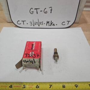 Standard Motor Products TS-37 Engine Coolant Temperature Sensor Sender Switch