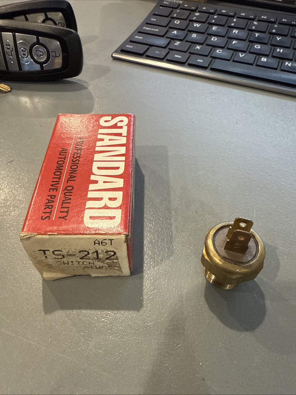 Standard Switch T’s-212 TS212 - Image 3