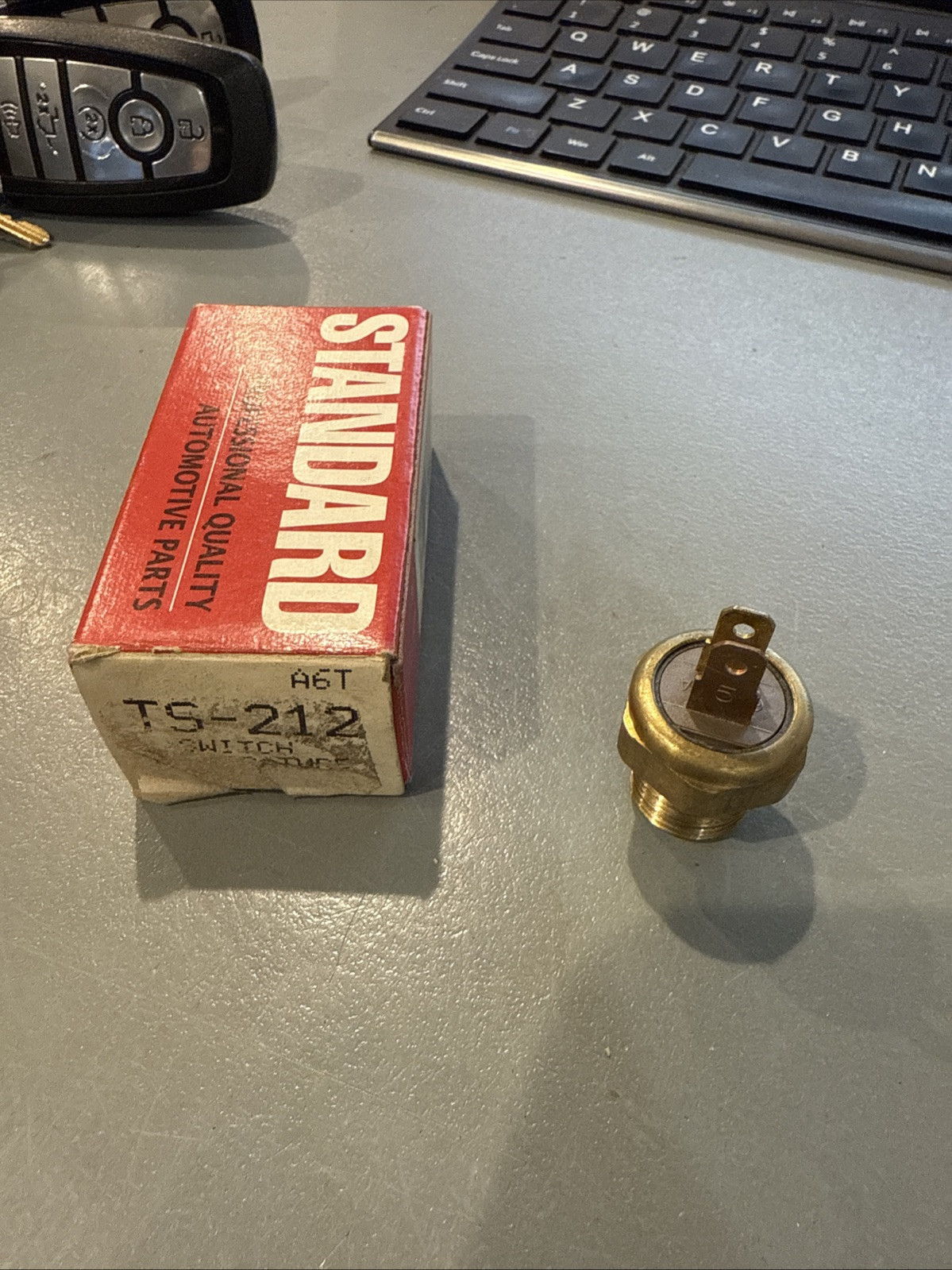 Standard Switch T’s-212 TS212