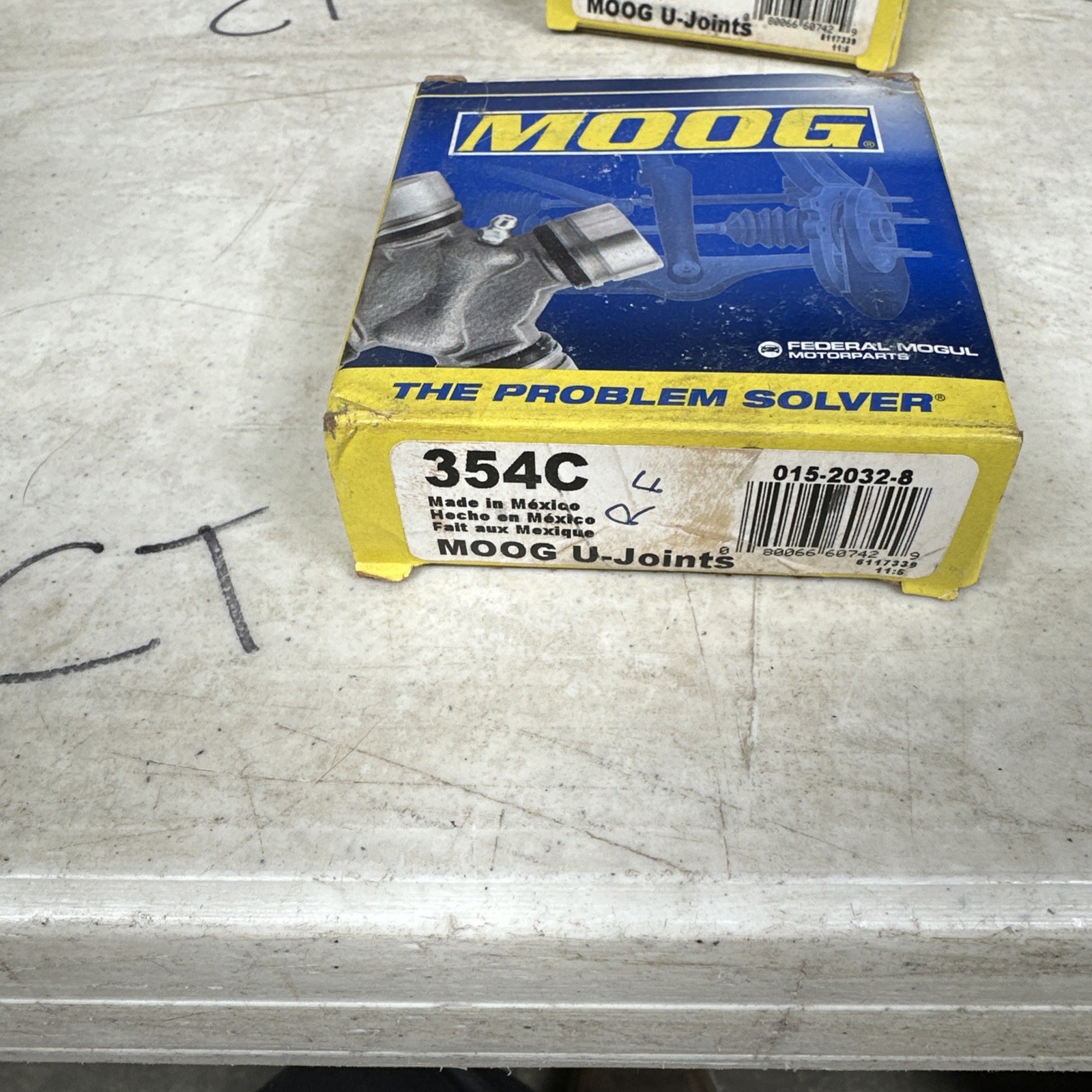 Universal Joint Rear,Center MOOG 354C