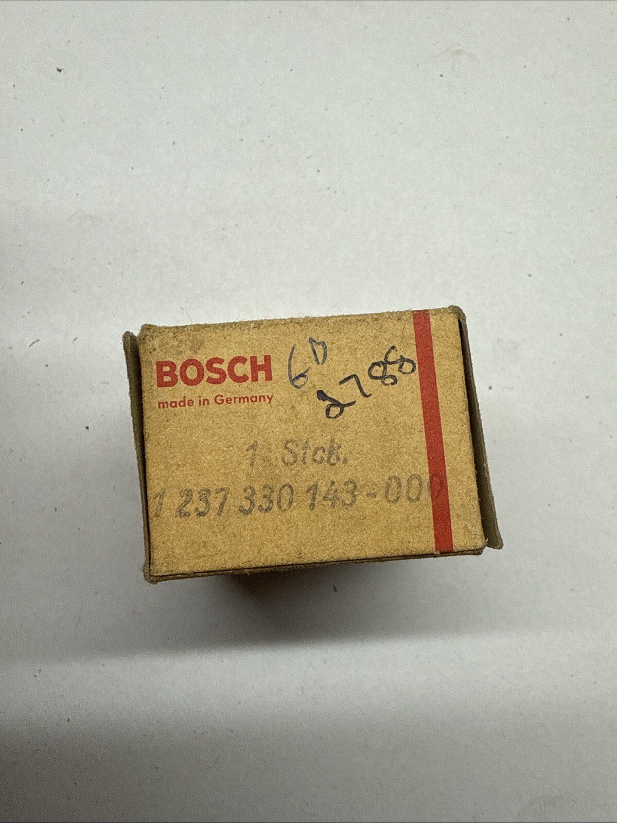 Volvo 164 w/ B30A Engine 1969-1972 New Bosch Ignition Condenser 1.237.330.143 - Image 3