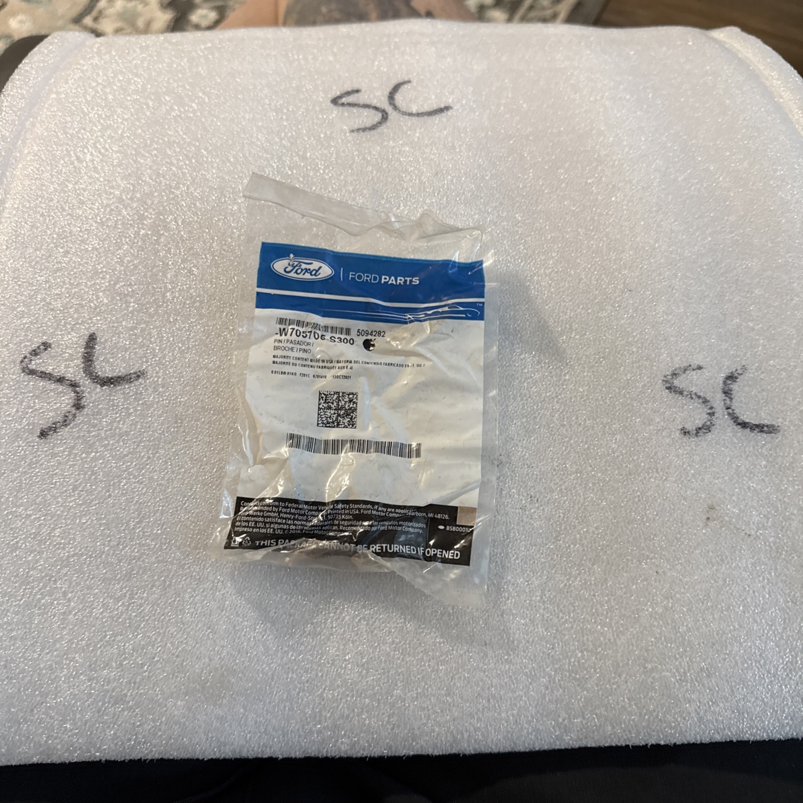 (1) Genuine Ford OE Pin W705705-S300 Sold Individually