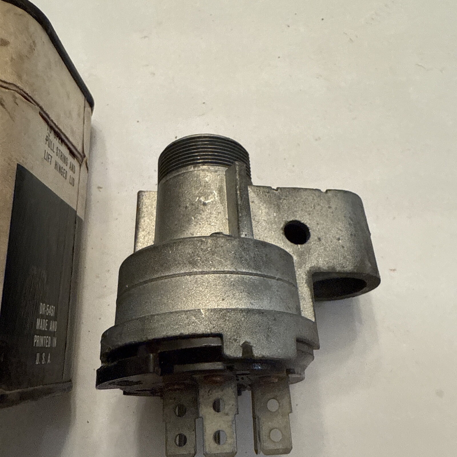 1962 Oldsmobile NOS Ignition Switch GM 1116605 Factory Original - Image 3