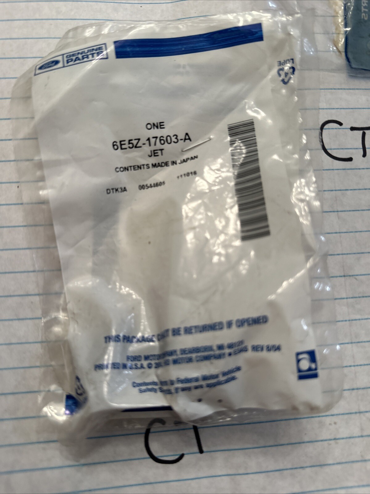 2006-2007 Ford Fusion LH Driver Side Windshield Washer Nozzle Spray Jet OEM