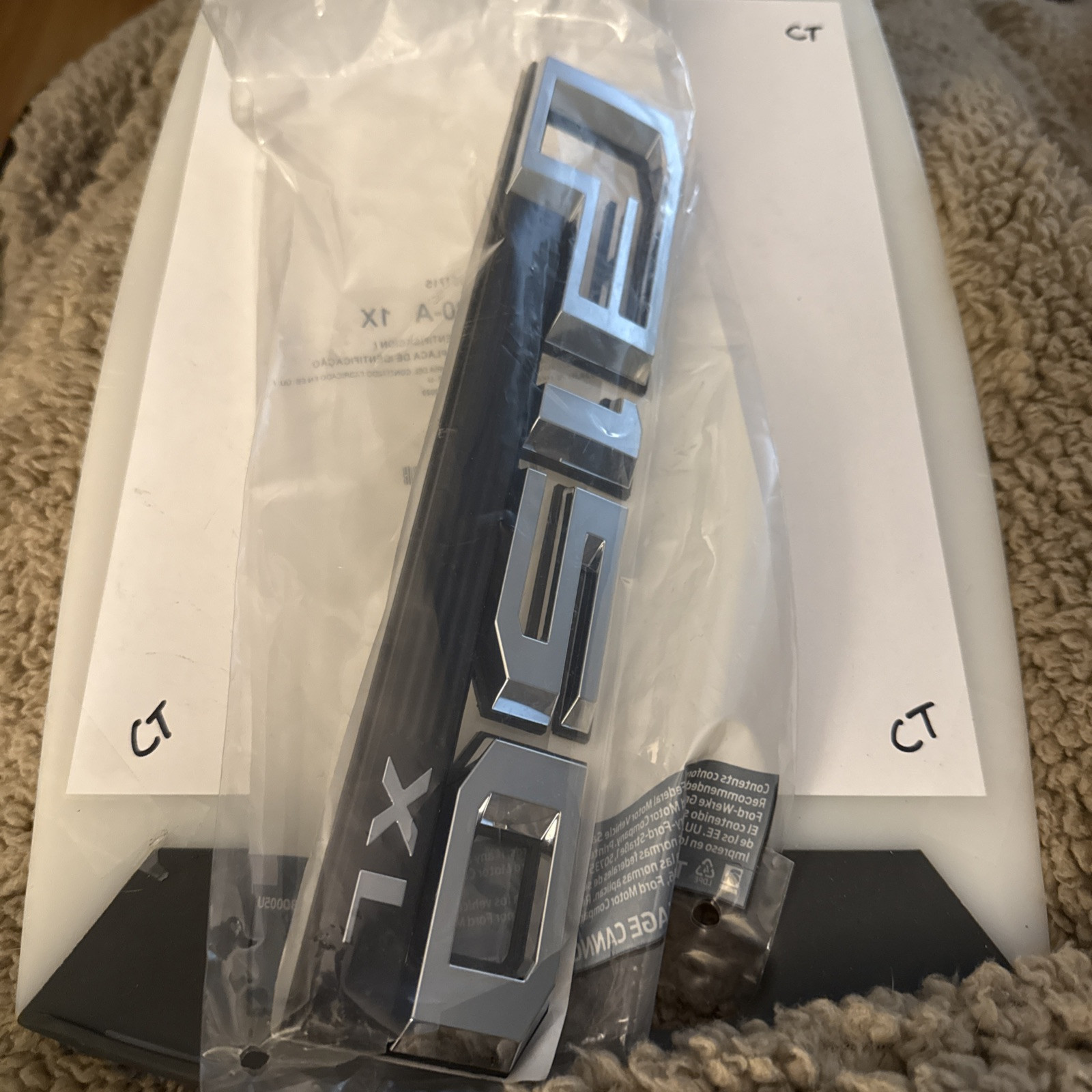 2015-2020 FORD F-150 FRONT RIGHT FENDER EMBLEM NEW OEM FL3Z-16720-A - Image 3