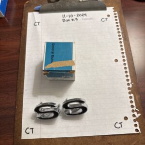 69-72 Camaro SS Fender Emblems NOS Genuine OEM GM #3987377 New In Original Box