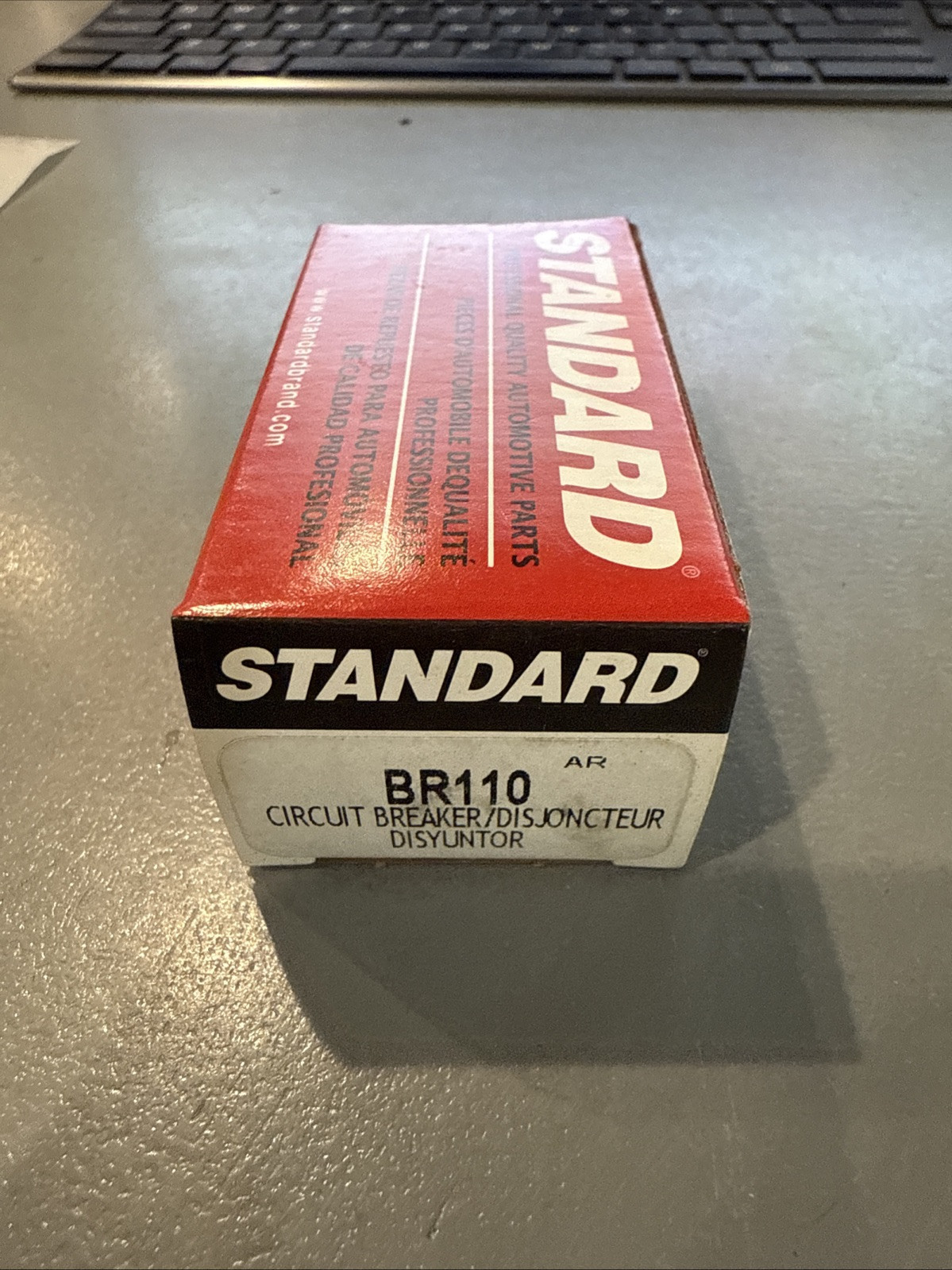 BR110 CIRCUIT BREAKER automotive 12-volt 10-amp