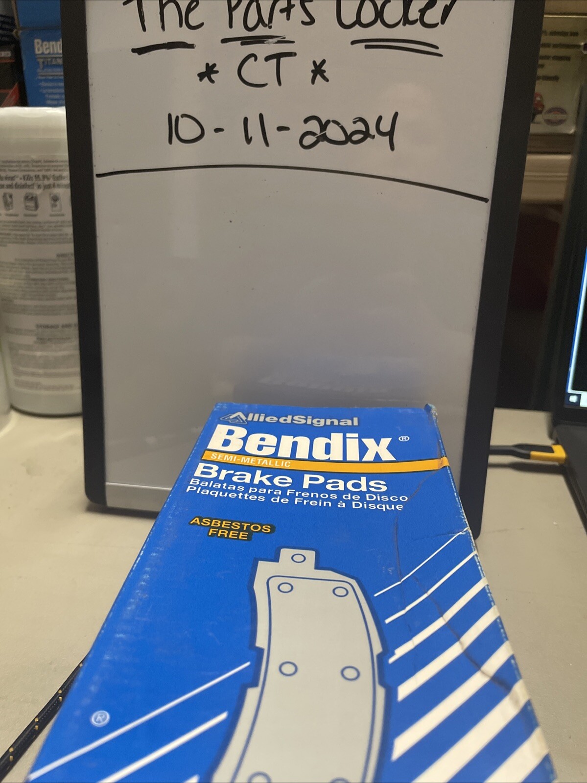 Bendix MKD324 Semi-Metallic Disc Brake Pads - Made in USA