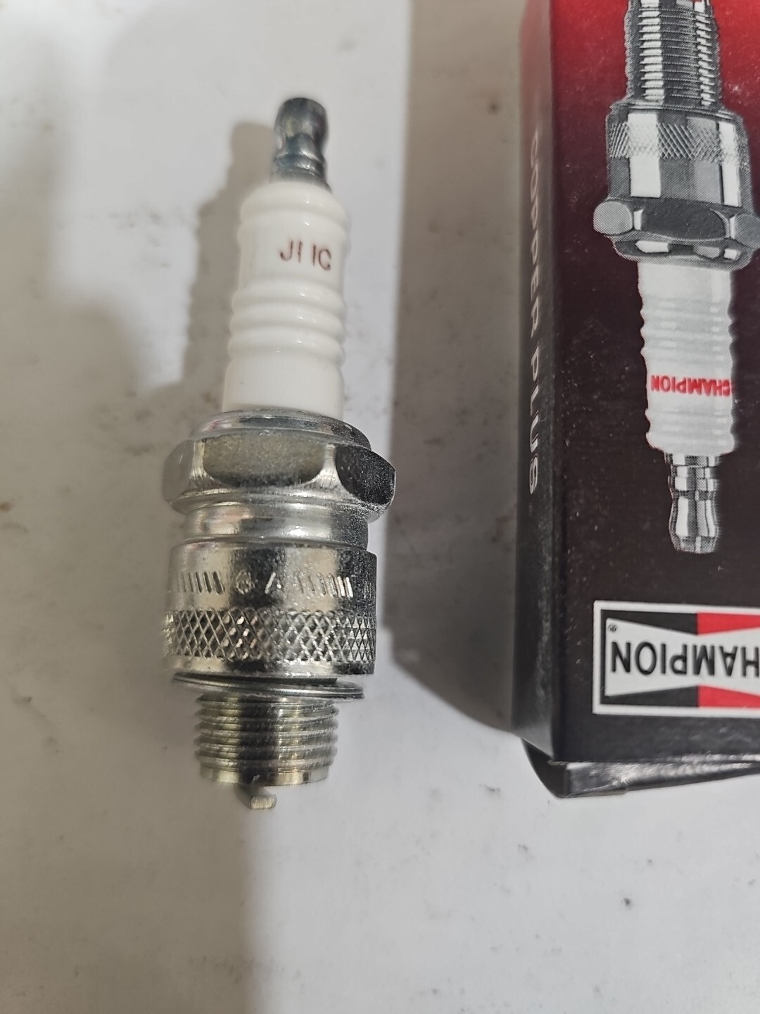 Champion 511 J11C Spark Plug NEW - Image 4