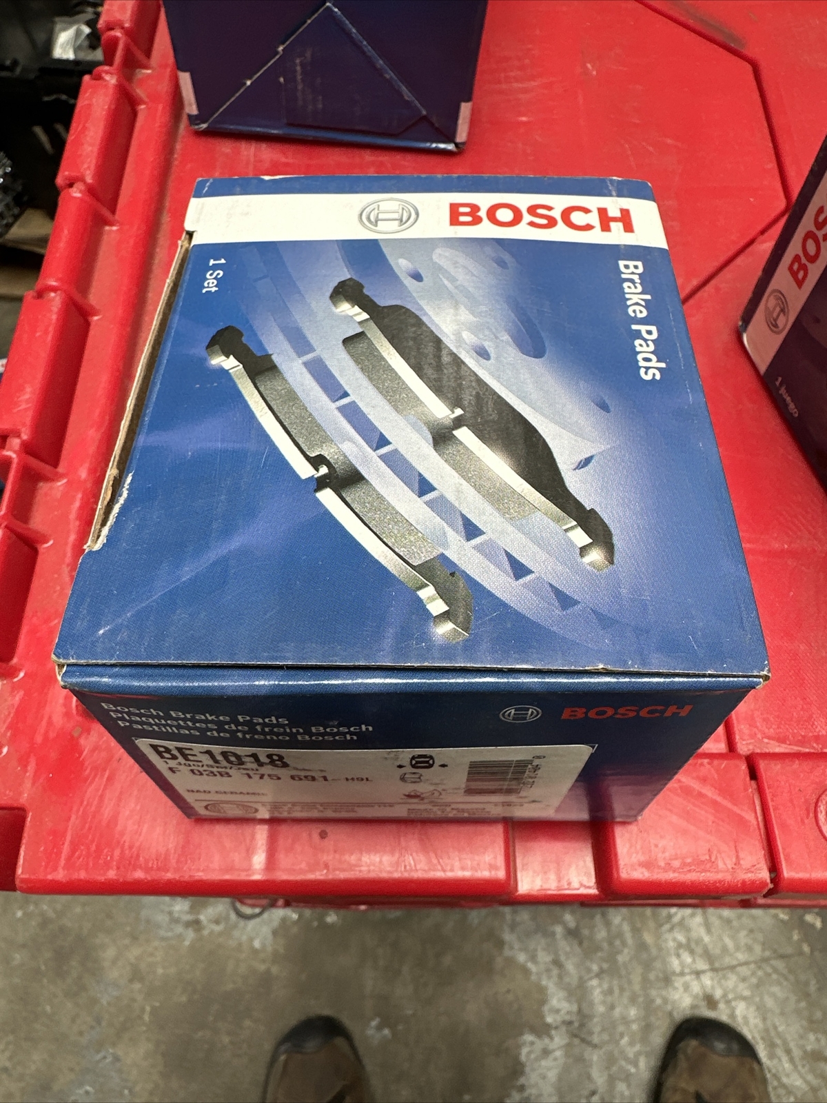 Disc Brake Pad Set-Blue Ceramic Brake Pads with Hardware Bosch BE1018H - Image 3