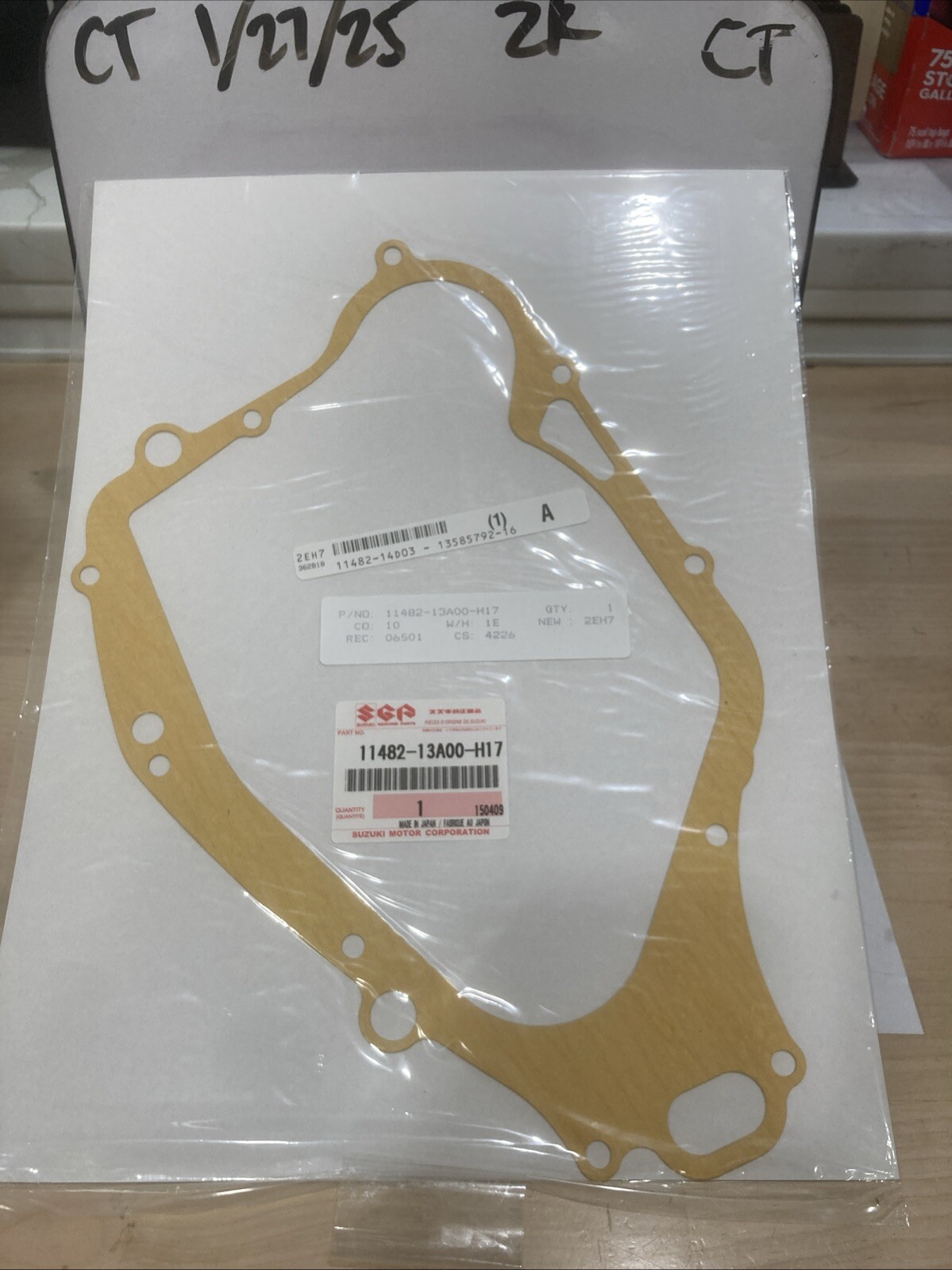 GENUINE Suzuki NOS 11482-13A00-H17 GASKET, CLUTCH COVER LT250R
