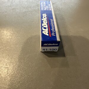 GM 41-100 Spark Plug