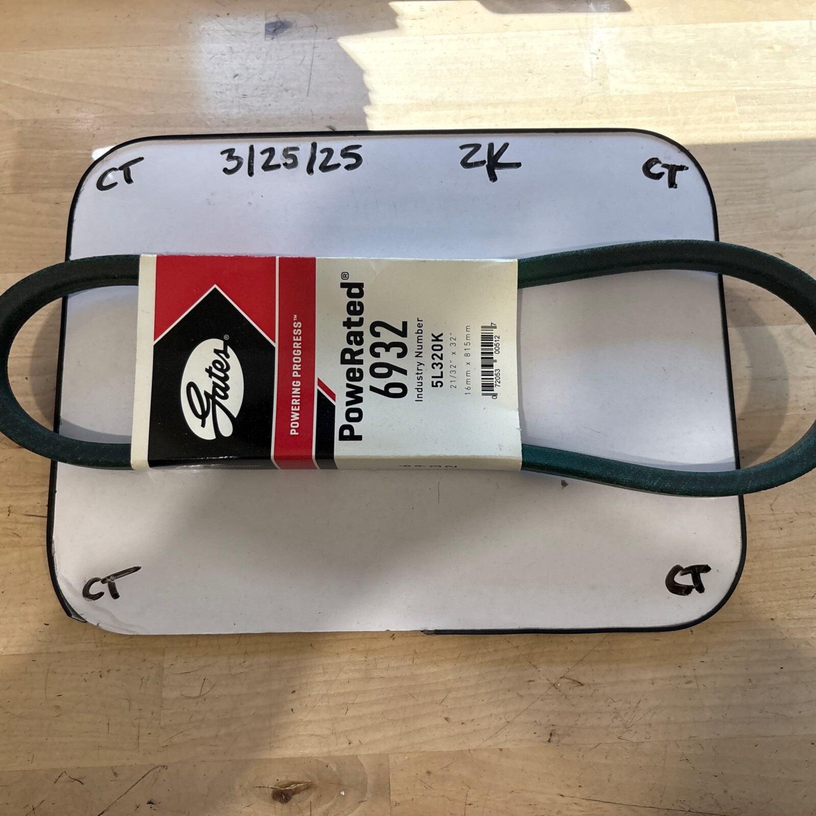 Gates 6932 PoweRated FHP Medium Horse-Power V-Belt 21/32” x 32”