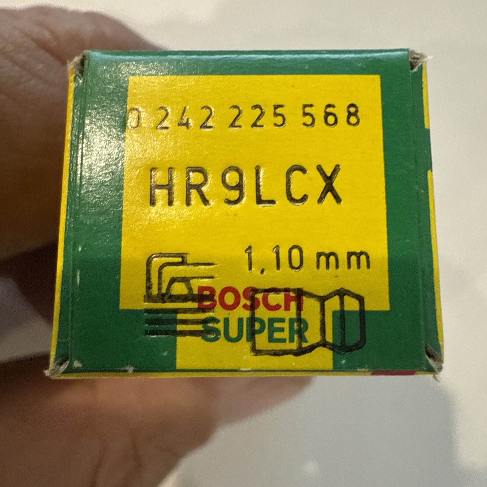 Genuine Bosch Super 7582 Nickel HR9LCX Spark Plug 0242225568076 028851014823 - Image 4