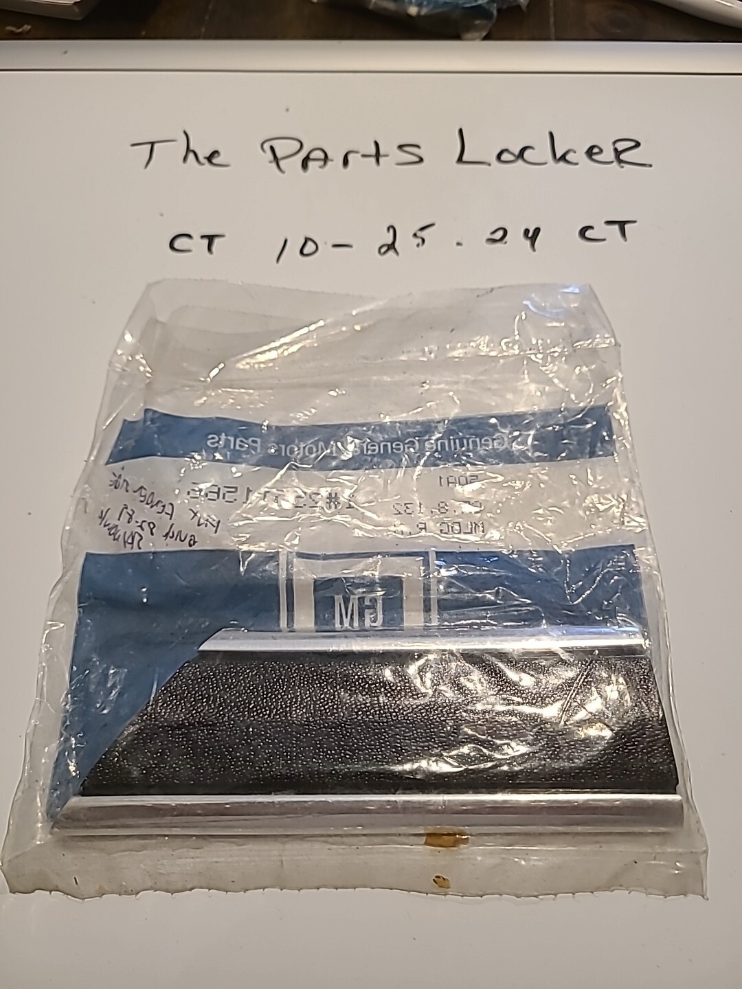 Genuine GM Front Fender Side Molding 25511566 - Image 3