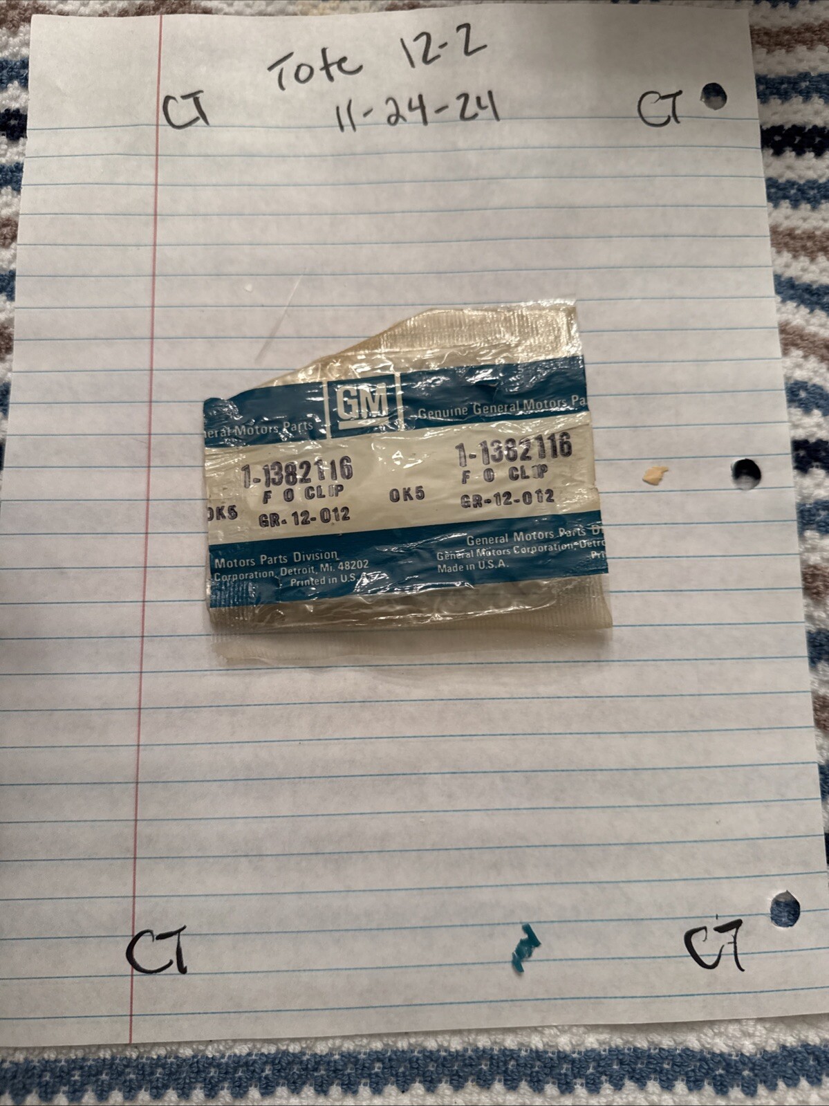 Genuine Gm 1382116 Clip Nos OEM New.