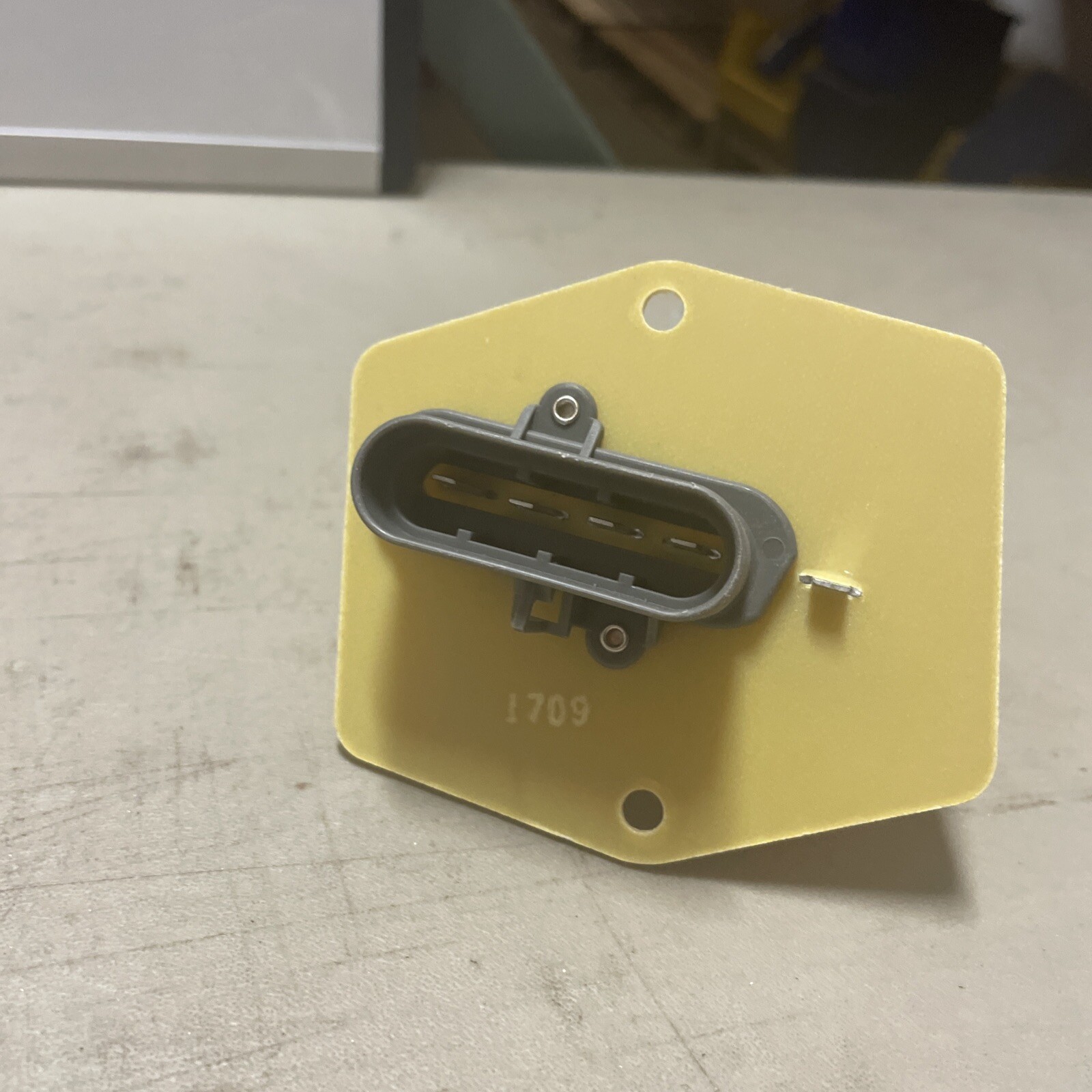 HVAC Blower Motor Resistor Standard RU61T - Image 3