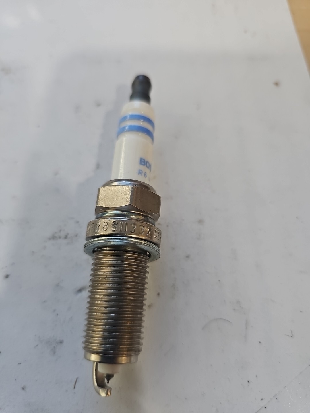 Iridium Spark Plug Bosch 9673 (FR 8 S1133X) - Image 4