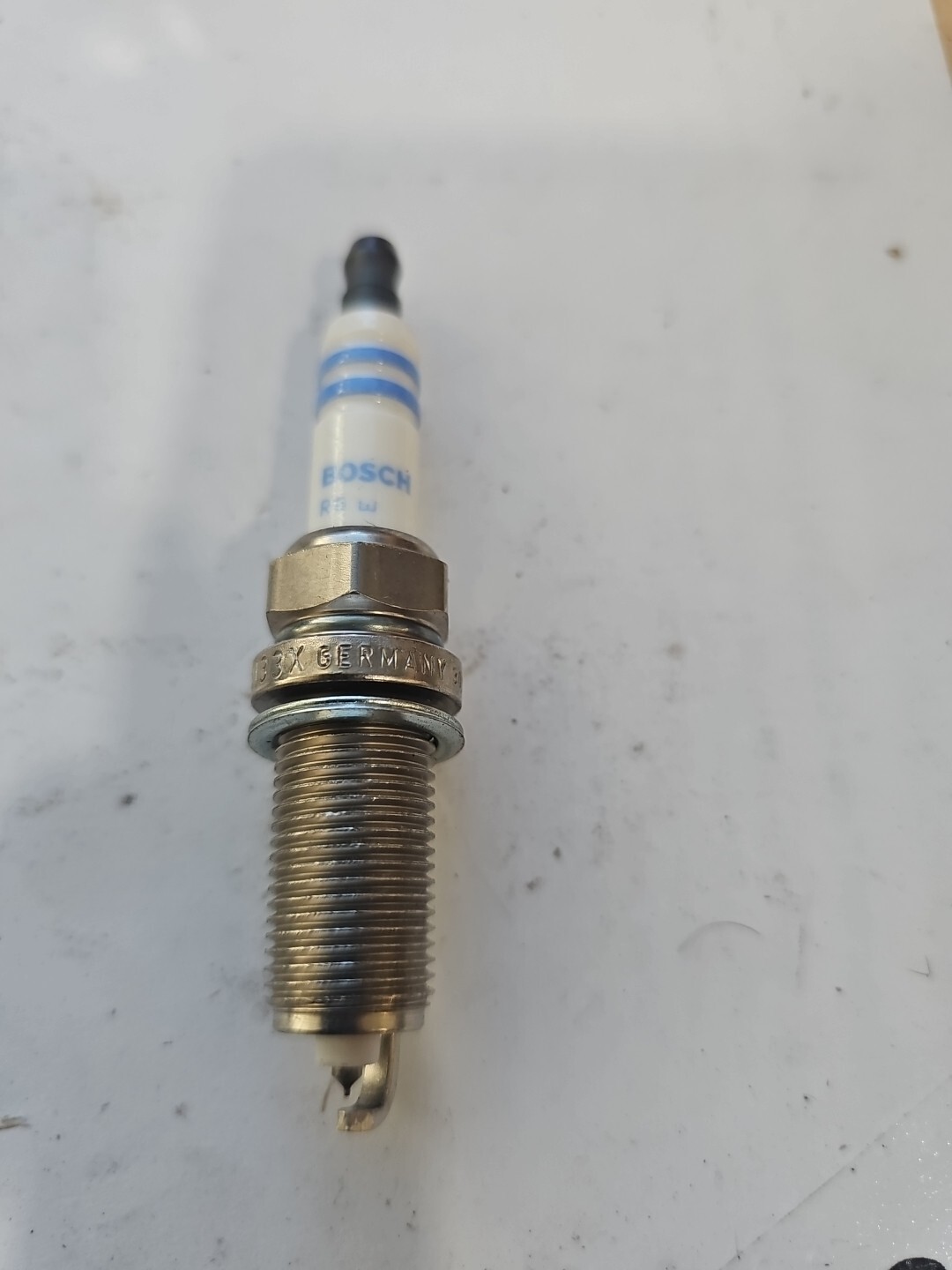 Iridium Spark Plug Bosch 9673 (FR 8 S1133X) - Image 5