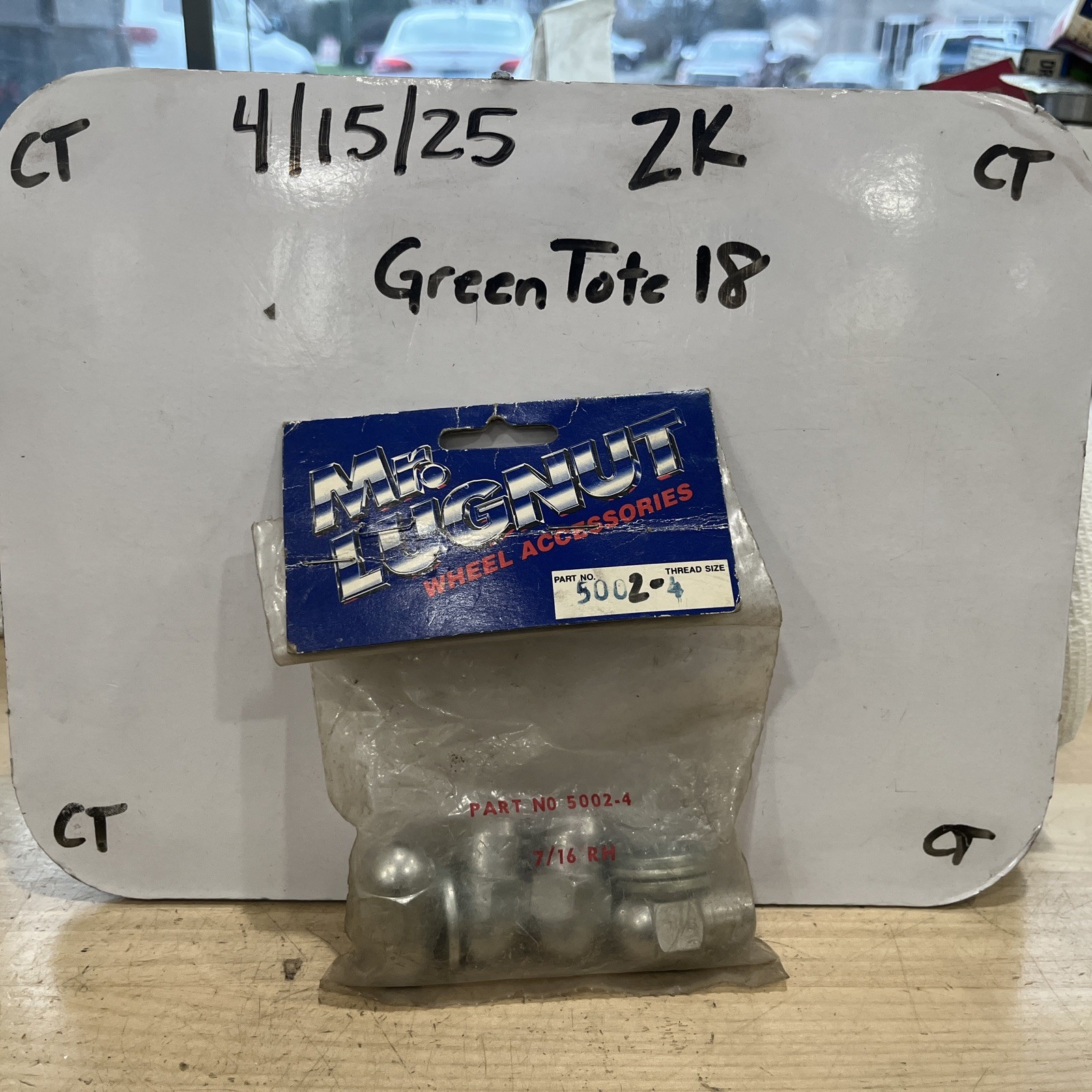 Lug Nut 7/16" RH Closed Mag Mr Lugnut 5002-4 Lot of 4 Nuts