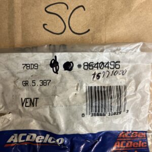 NOS 1964-79 Chevy Pontiac Olds Rear End Axle Tube Vent Breather GM # 8640496 OEM