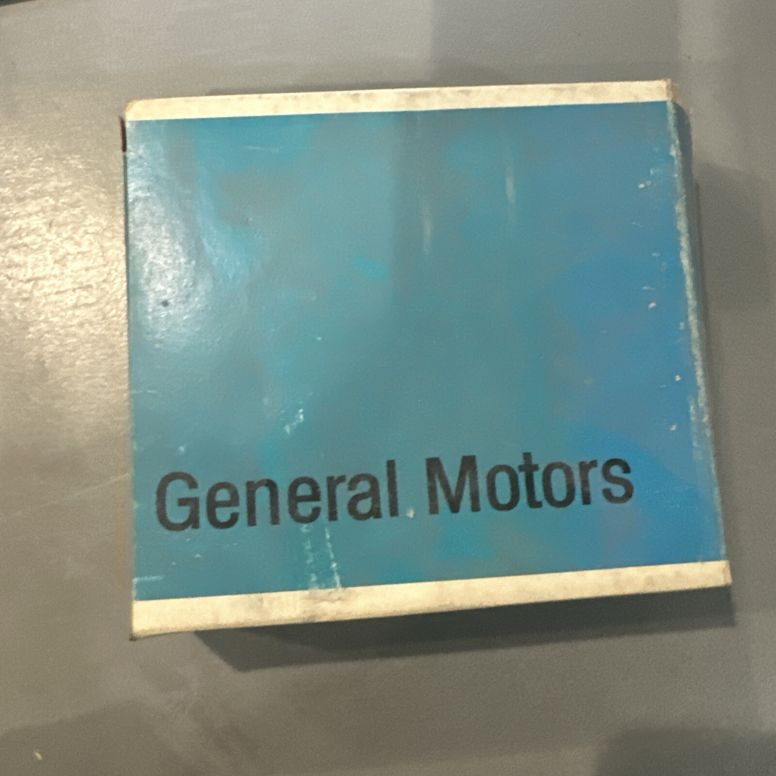 NOS 1970 PONTIAC CAT / BONN. GRANDVILLE REAR LH. SIDE MARKER BEZEL GM # 9799830 - Image 3