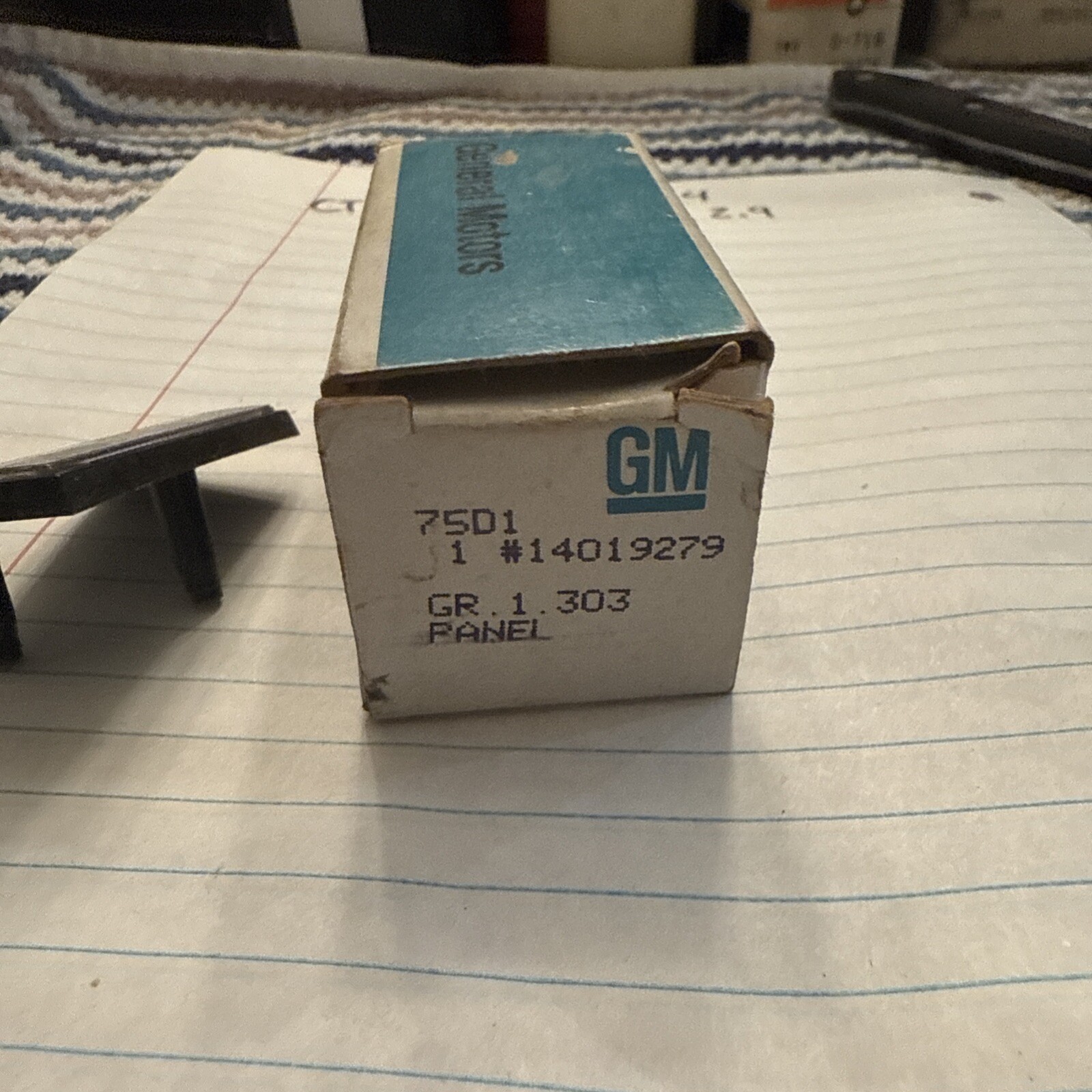 NOS GM 14019279 ORIGINAL FACTORY Emblem