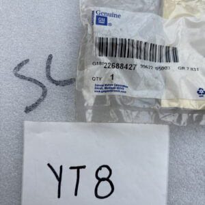 NOS Genuine GM 22688427 Bumper Cover Retainer