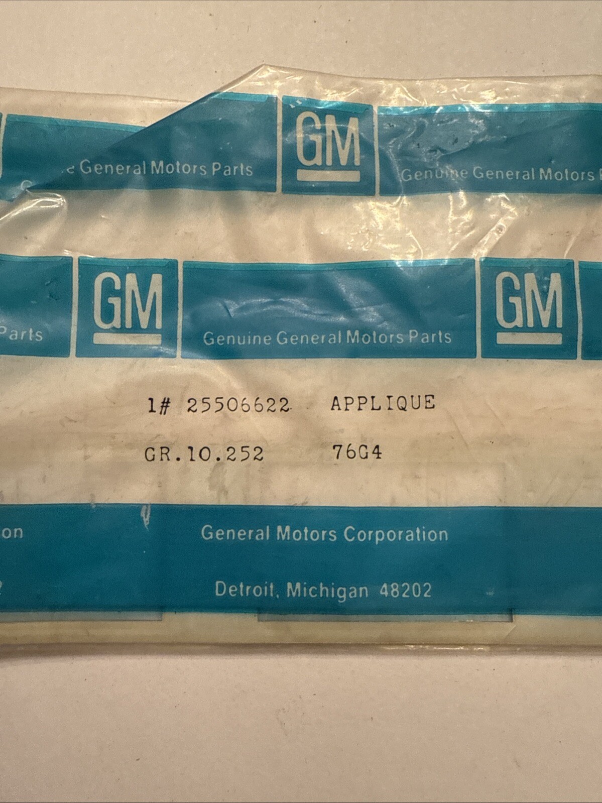 *NOS Genuine GM 25506622 Instrument Panel Applique - Image 3