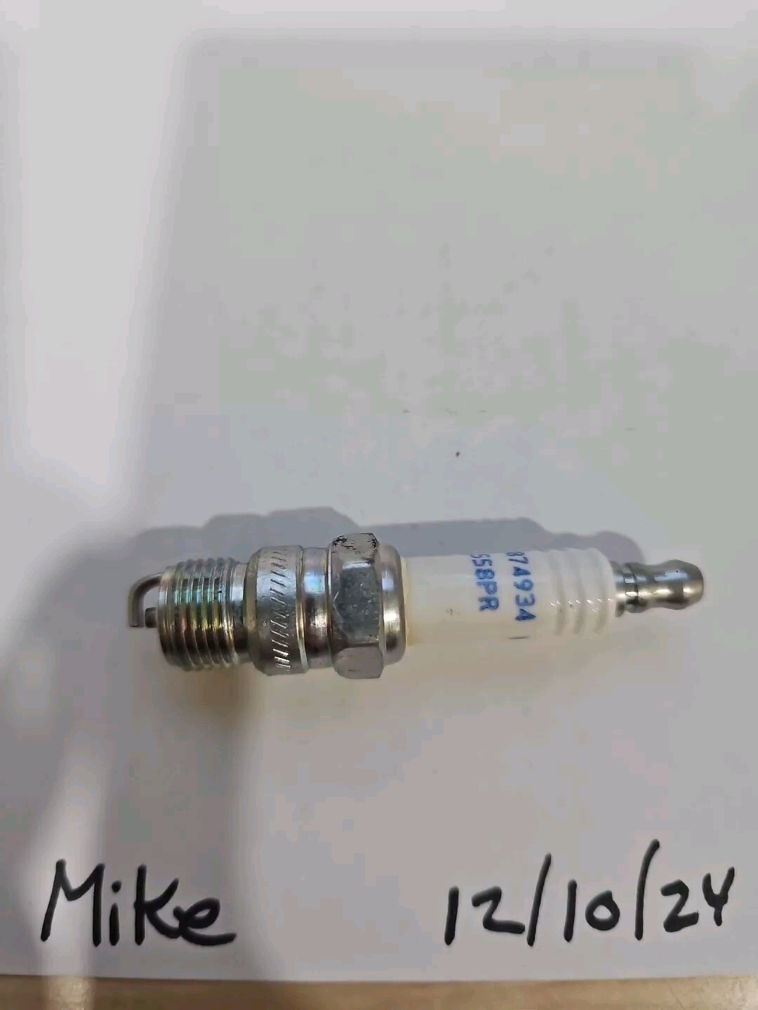 NOS MoPar OEM Spark Plug 558PR # 3874934 No SLeeve - Image 4