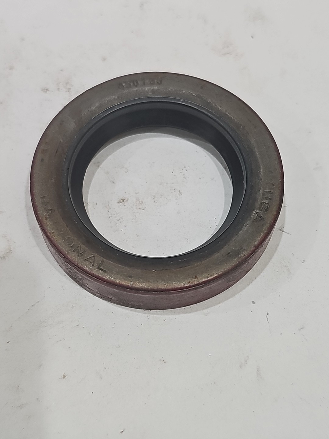National 450135 Oil Seal = 1.375" X 2.125" X .437"~ Made In USA - Image 3