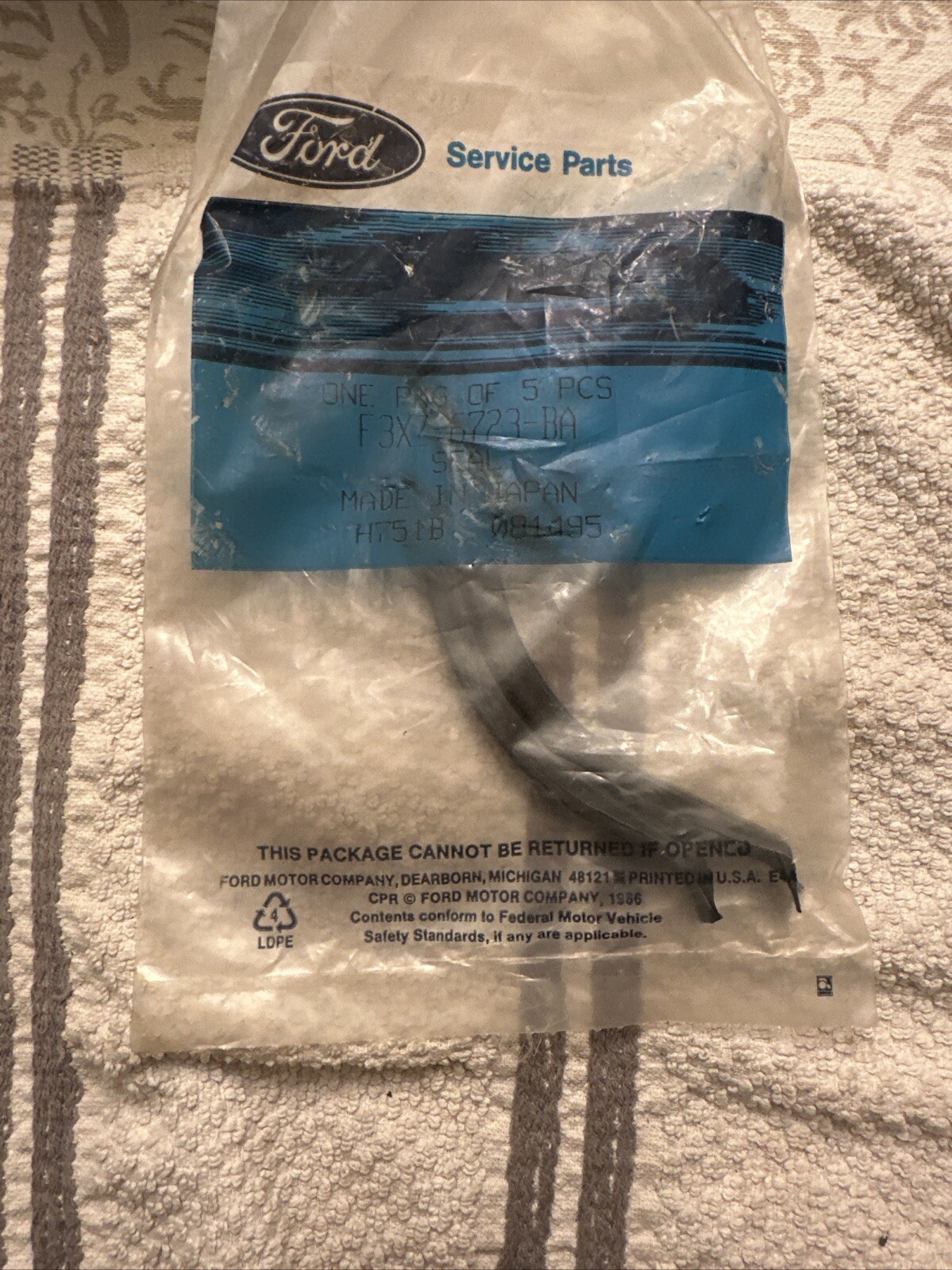 New OEM Ford F3XZ-6723-BA Rear Oil Pan Seals Qty 2 NOS