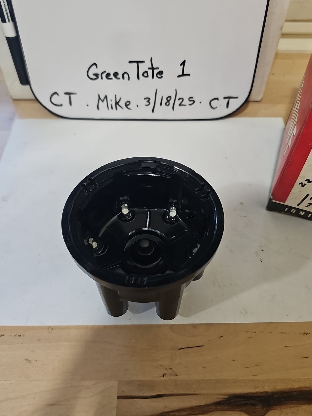 Niehoff / Standard Motor Products GB-425 Distributor Cap - Image 4