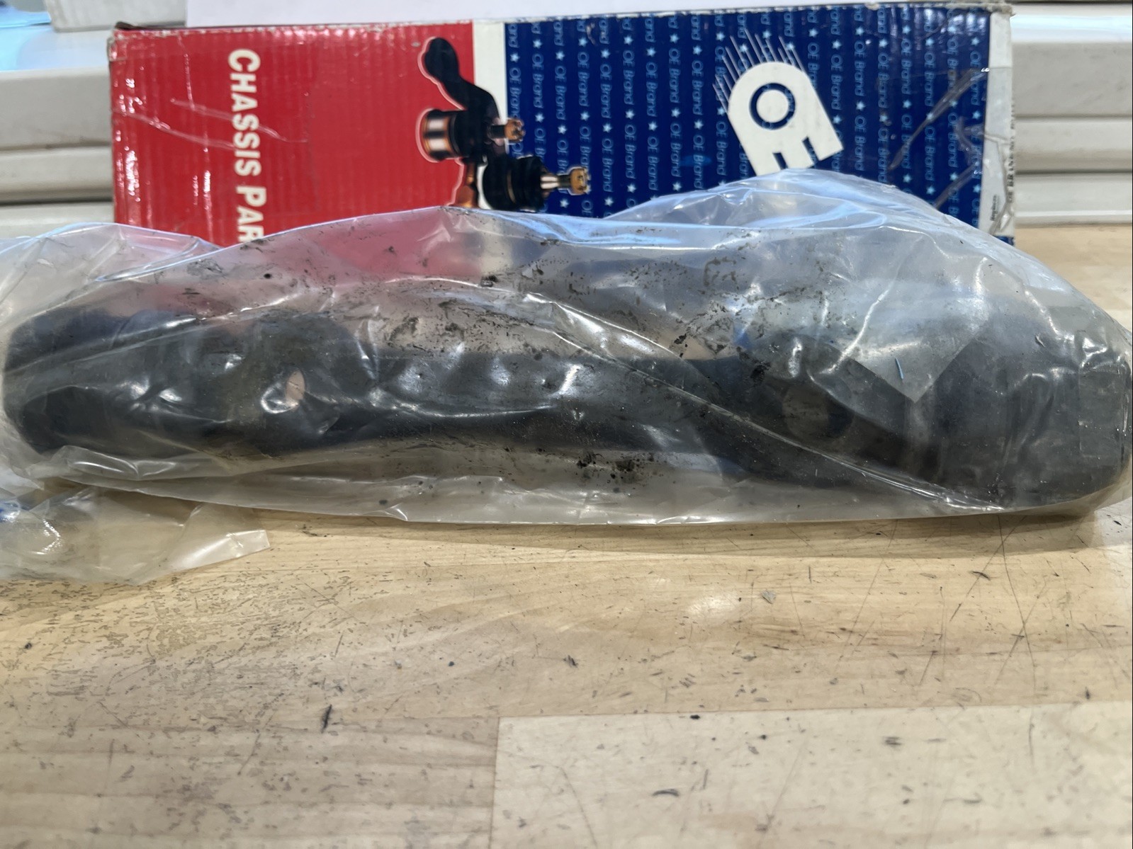 OE Brand DM14.46098 Suspension Control Arm Shaft Kit (Rep. TRW S-13167A) - Image 3