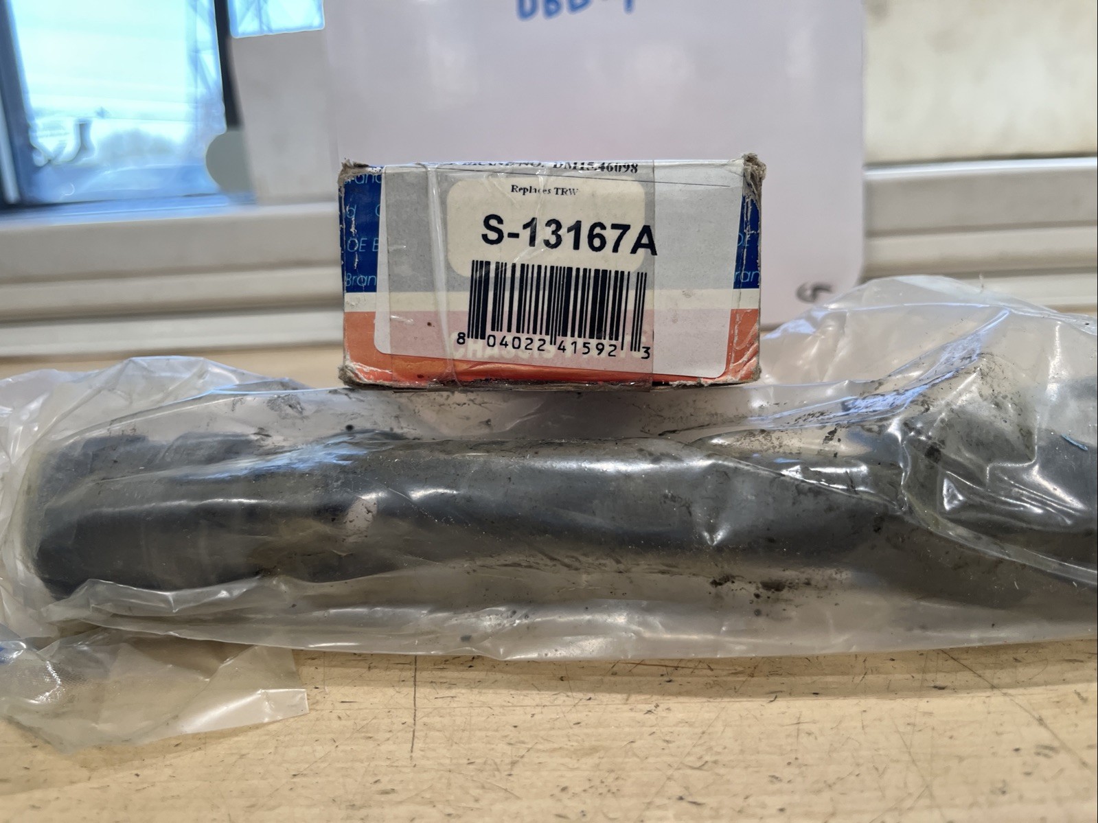 OE Brand DM14.46098 Suspension Control Arm Shaft Kit (Rep. TRW S-13167A) - Image 4