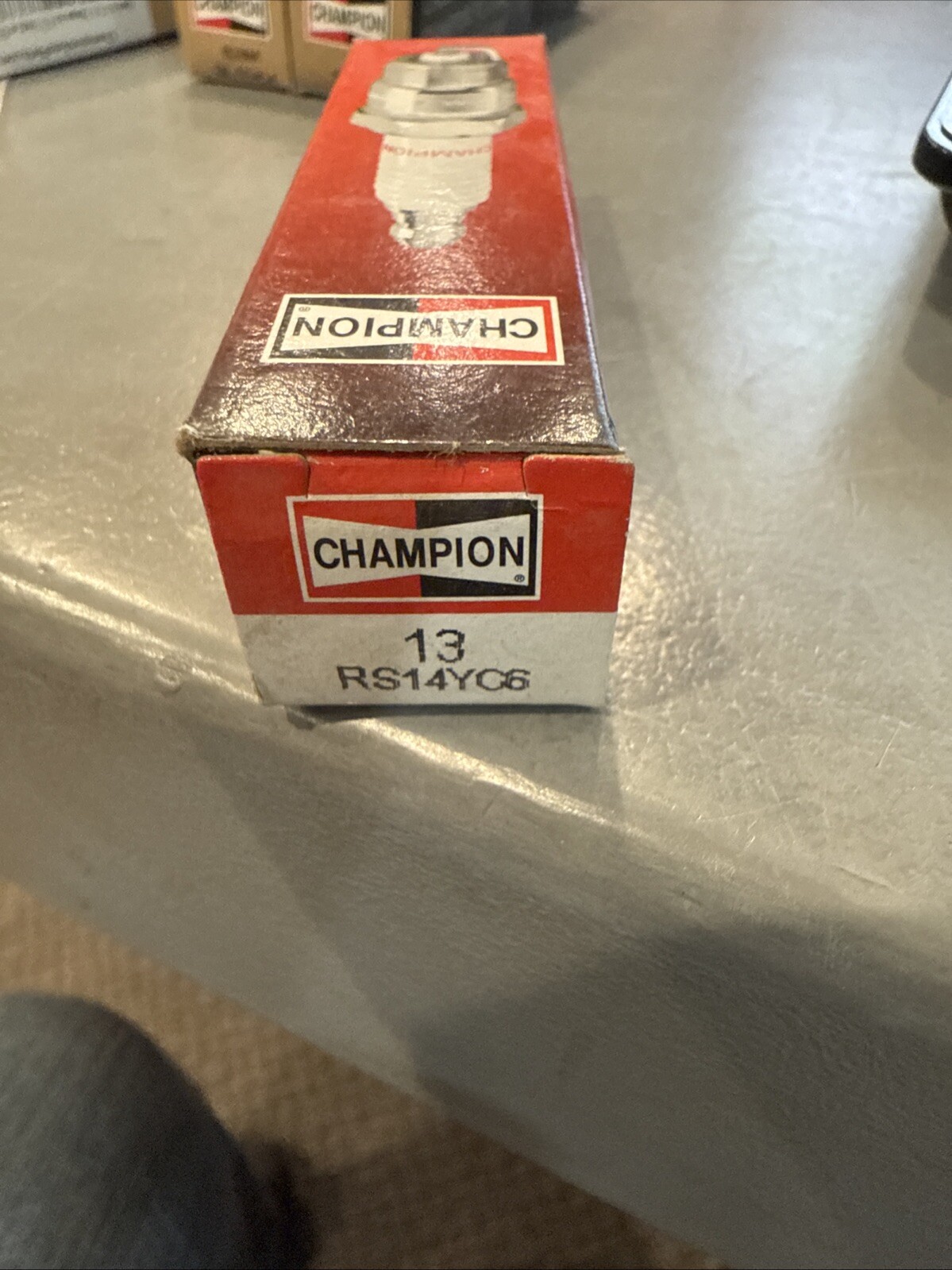 RS14YC6 13 Champion Genuine Spark Plug