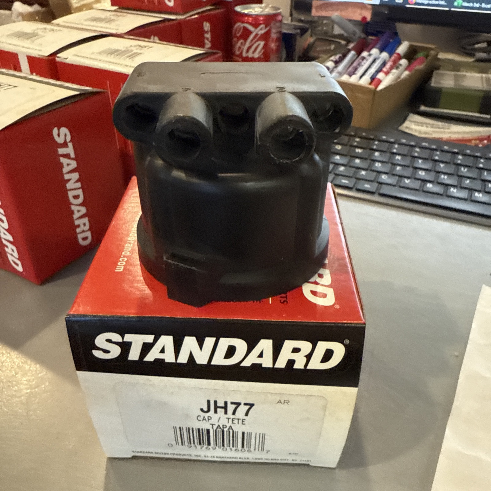 Standard Ignition Distributor Cap for 808, B1600 JH-77