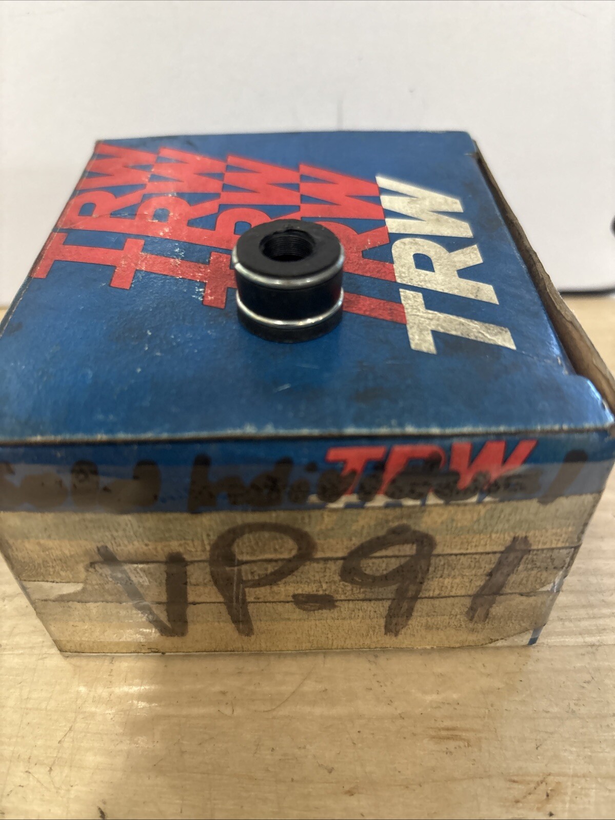 TRW Valve Stem Seal VP-91 - Image 4