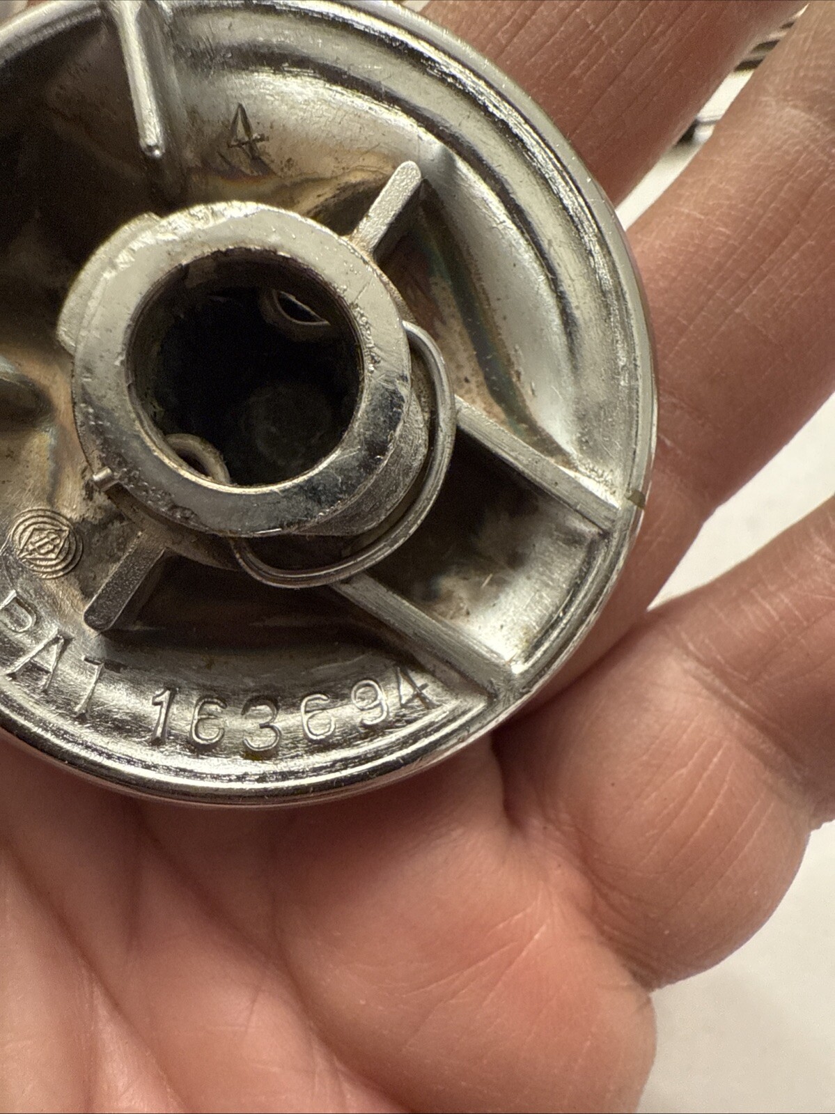 VINTAGE VENT WINDOW CRANK OEM 163694 NICE! - Image 3