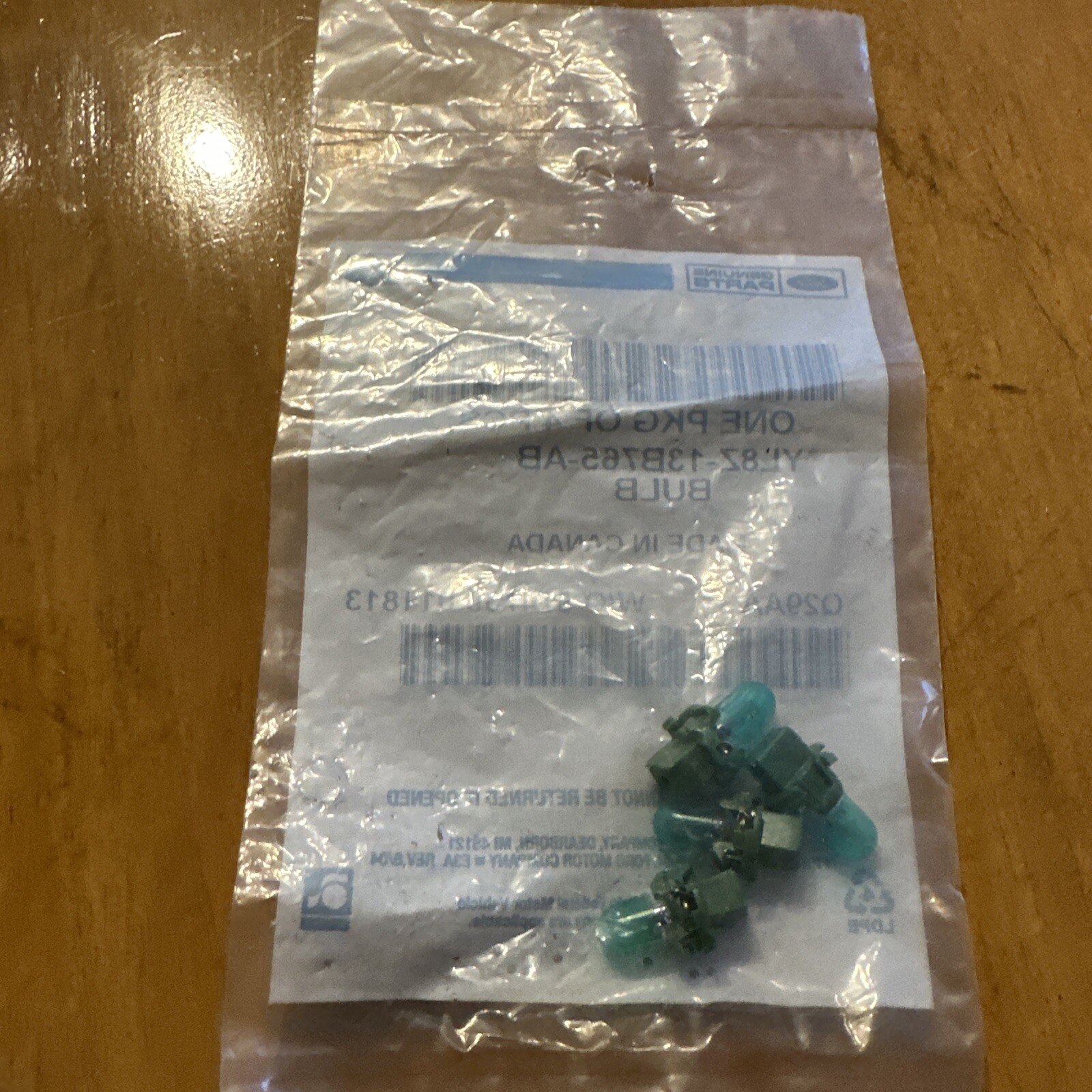 01-05 Escape Instrument Dash Panel Warning Light Bulbs 4pk Green YL8Z-13B765-AB - Image 3