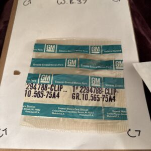 (1) 1958-1961 Chevrolet GM Tripower Linkage Clip 2294788 NOS